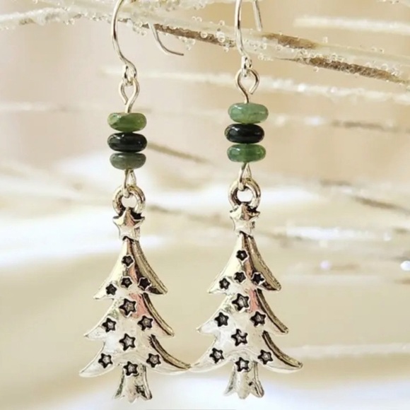 Antique Silver Boho Christmas Tree Dangle Drop Holiday Earrings New - Picture 1 of 5